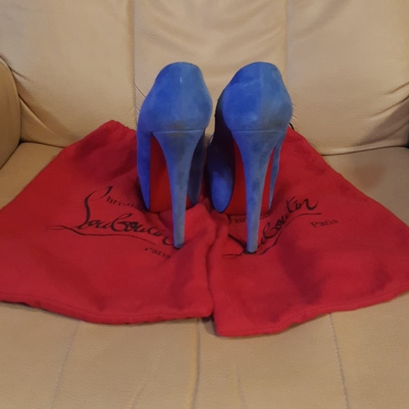 Christian Louboutin - Picture 2 of 4